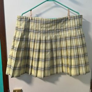 Yellow plaid mini skirt. Size xl